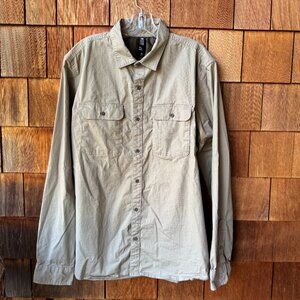 EUC Mountain Hardwear Stone Button Front Long Sleeve Shirt in Men's X-Large